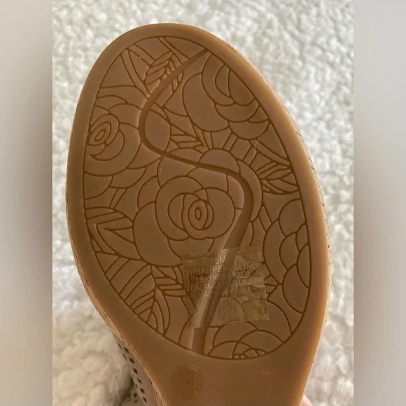 NWT Rockport Women's Briah perforated sling back wedge taupe sandal, size 8M - Picture 11 of 12